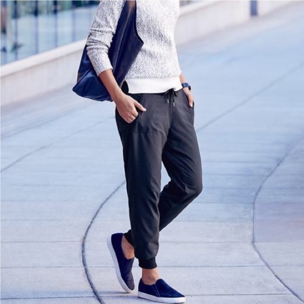 Athleta Size 4 Lined City Jogger Pants Black